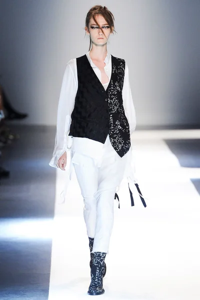 Look 2